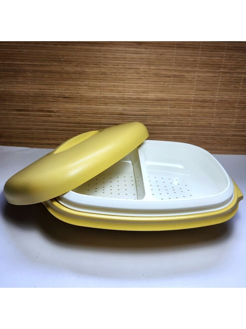 Tupperware Microwave Vegetable Steamer Cooker with Insert Harvest Gold 1273-65